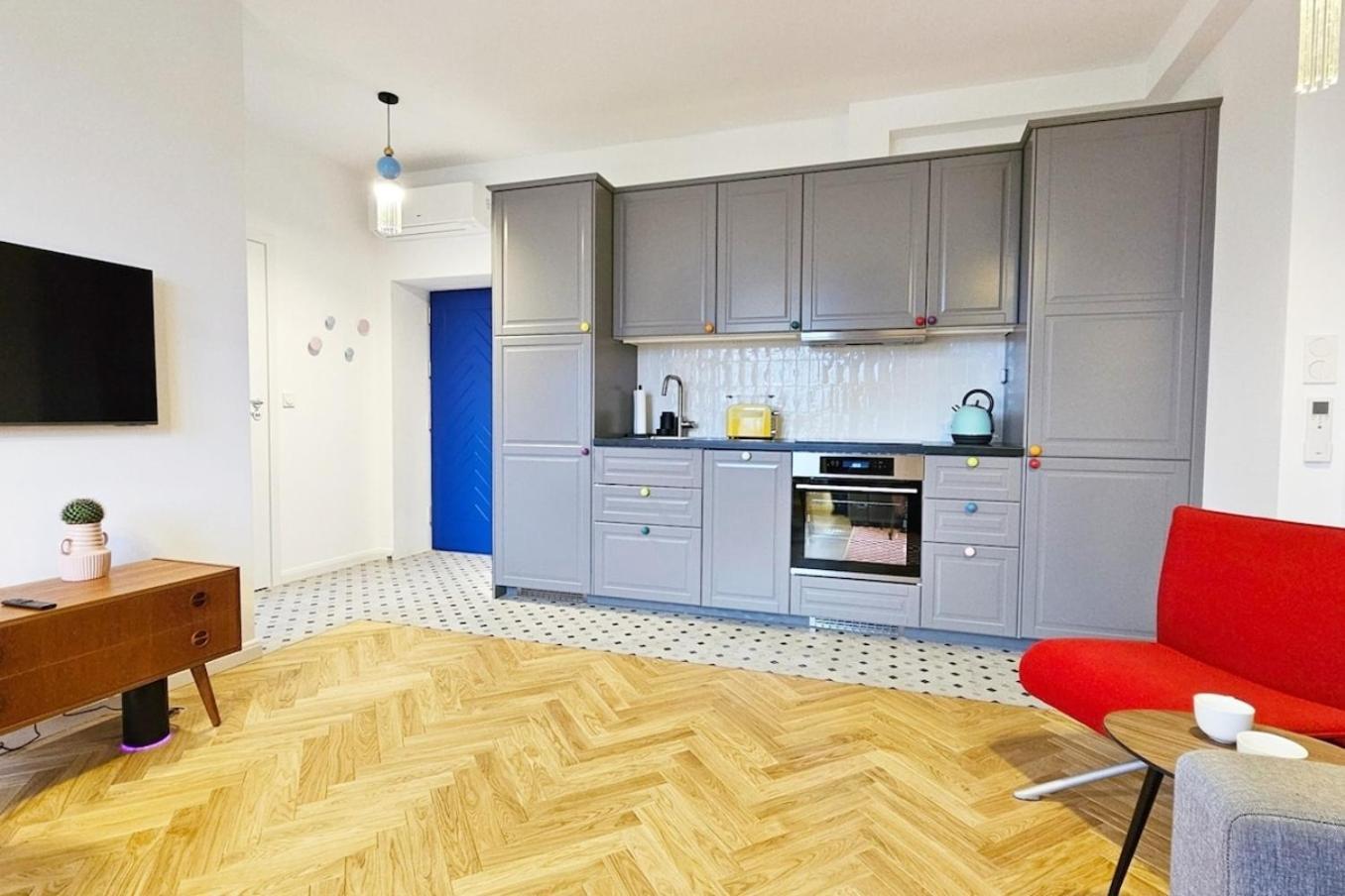 Orchard Center Apartment